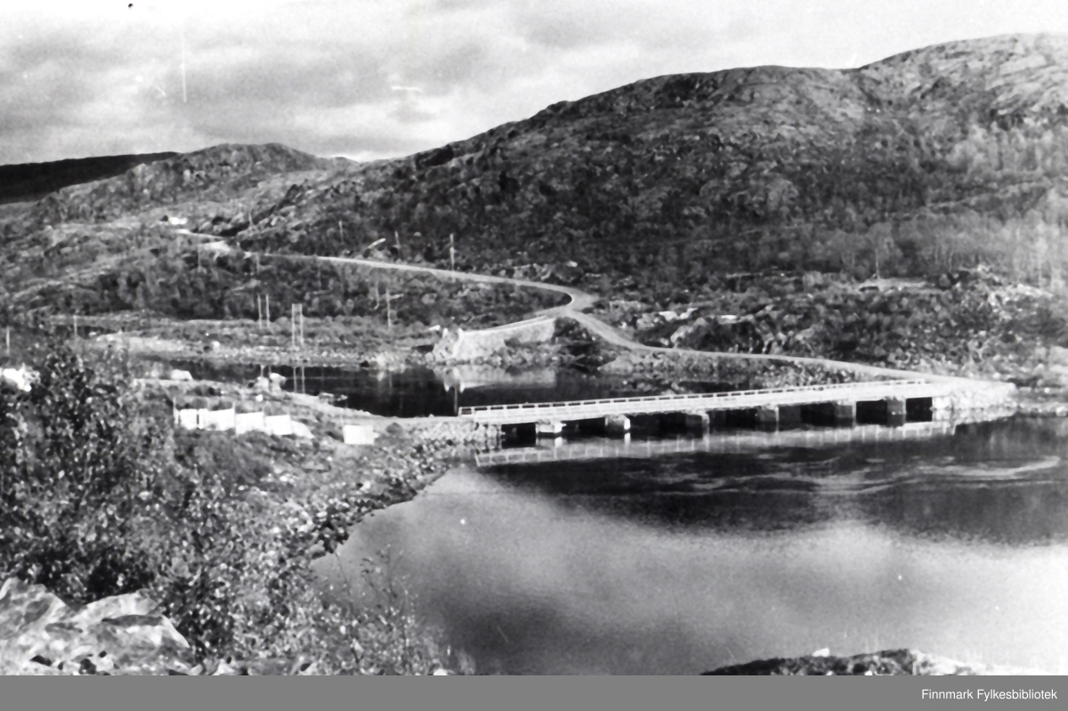 Provisorisk bru over Langstrømmen 1944